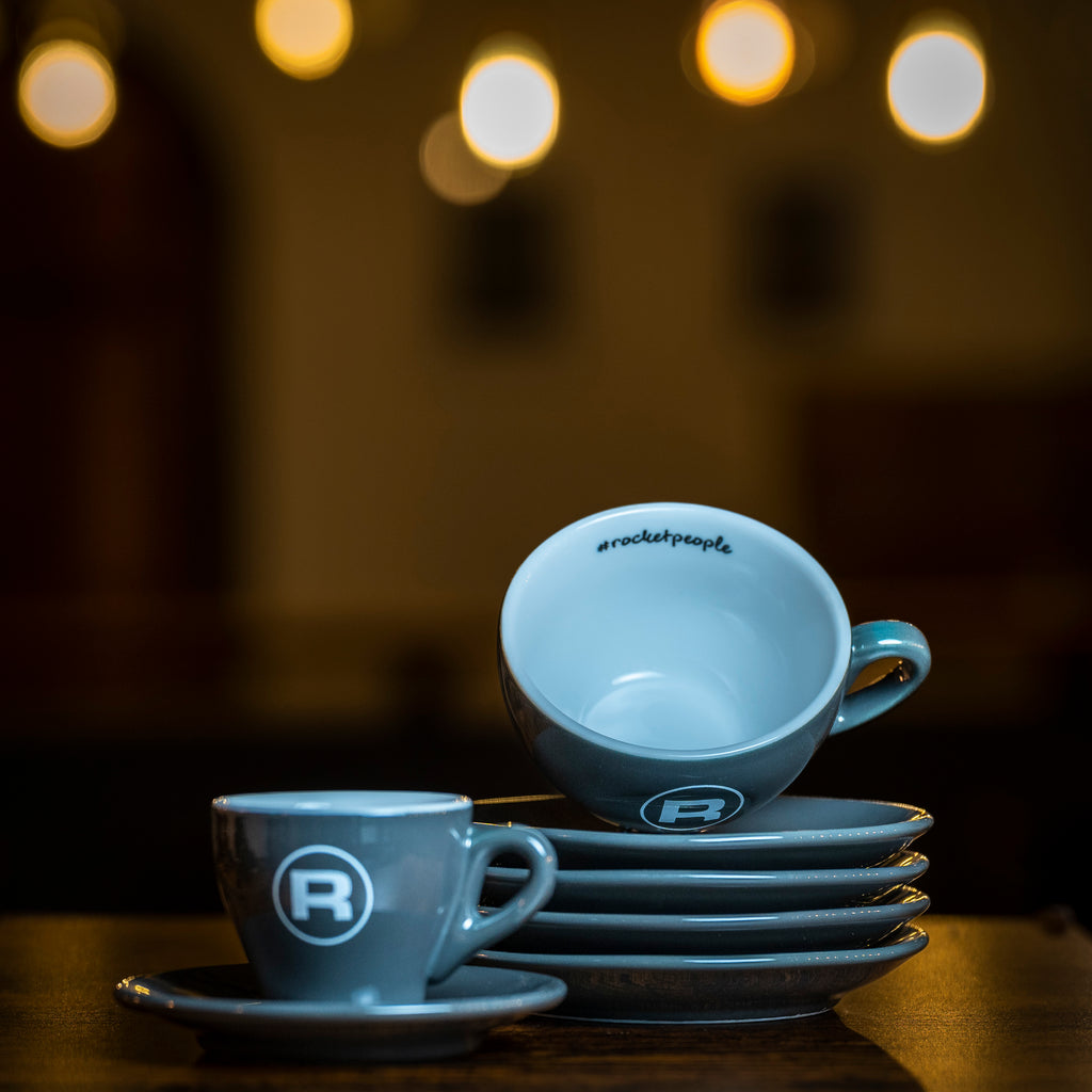 Rocket Espresso Tasse in grau. Innen mit dem neuen #rocketpeople Druck.